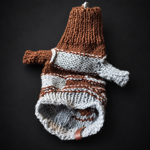 That’s How History Worked Out sweater (4) Tā Vēsturiski Sanācis
